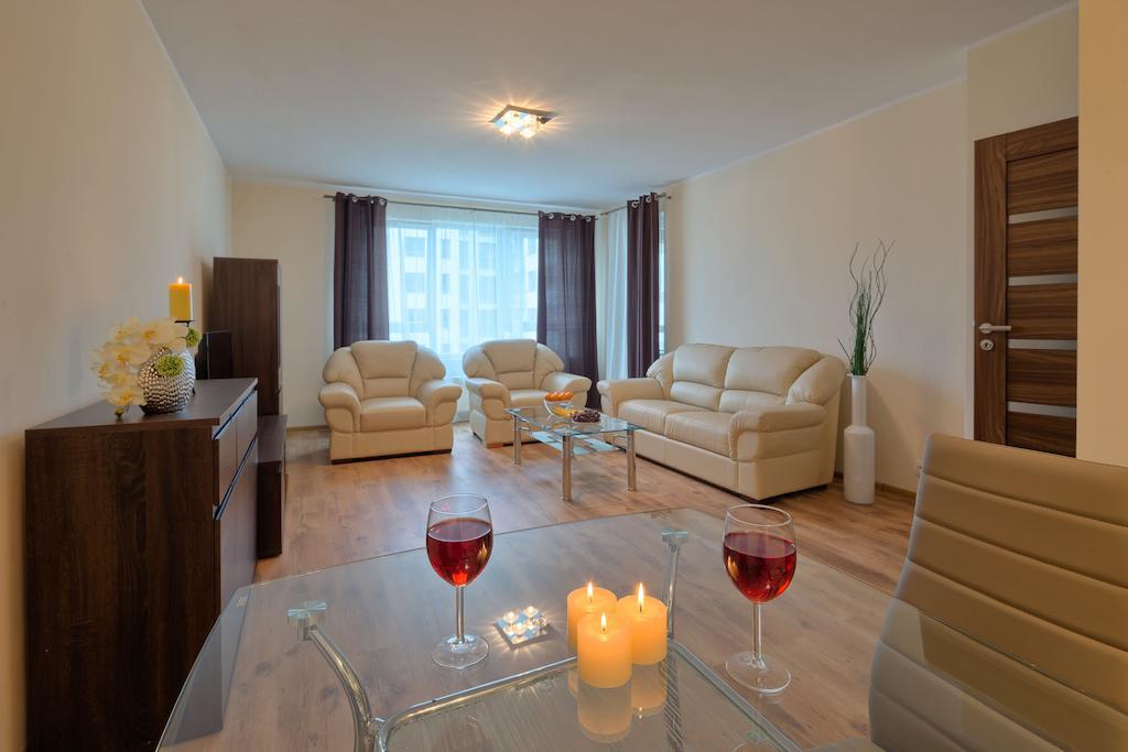 City Aparthotel Ochota Warsaw Exterior photo